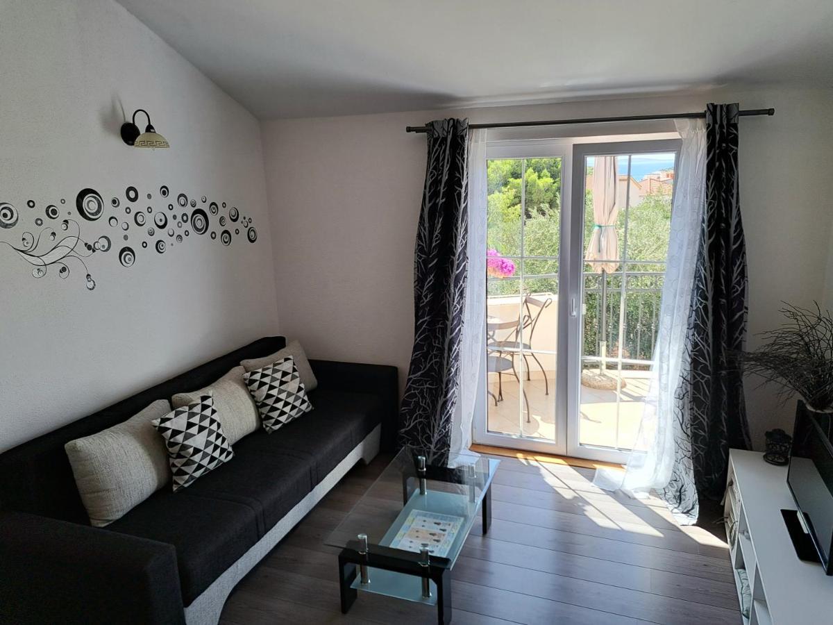 Apartment Oaza Mira Tribalj Exteriör bild