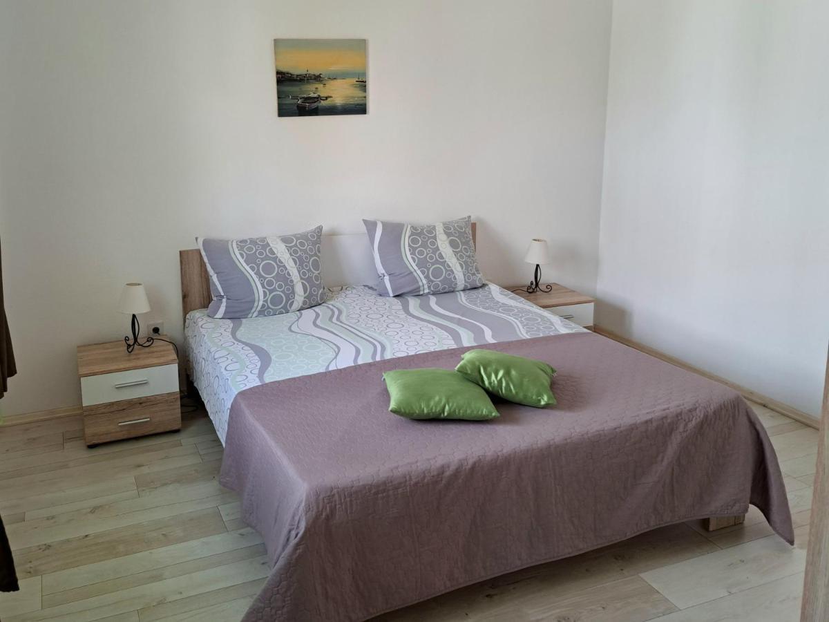 Apartment Oaza Mira Tribalj Exteriör bild
