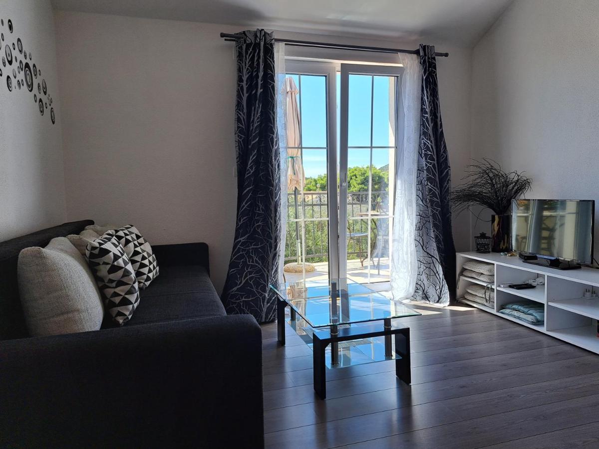 Apartment Oaza Mira Tribalj Exteriör bild