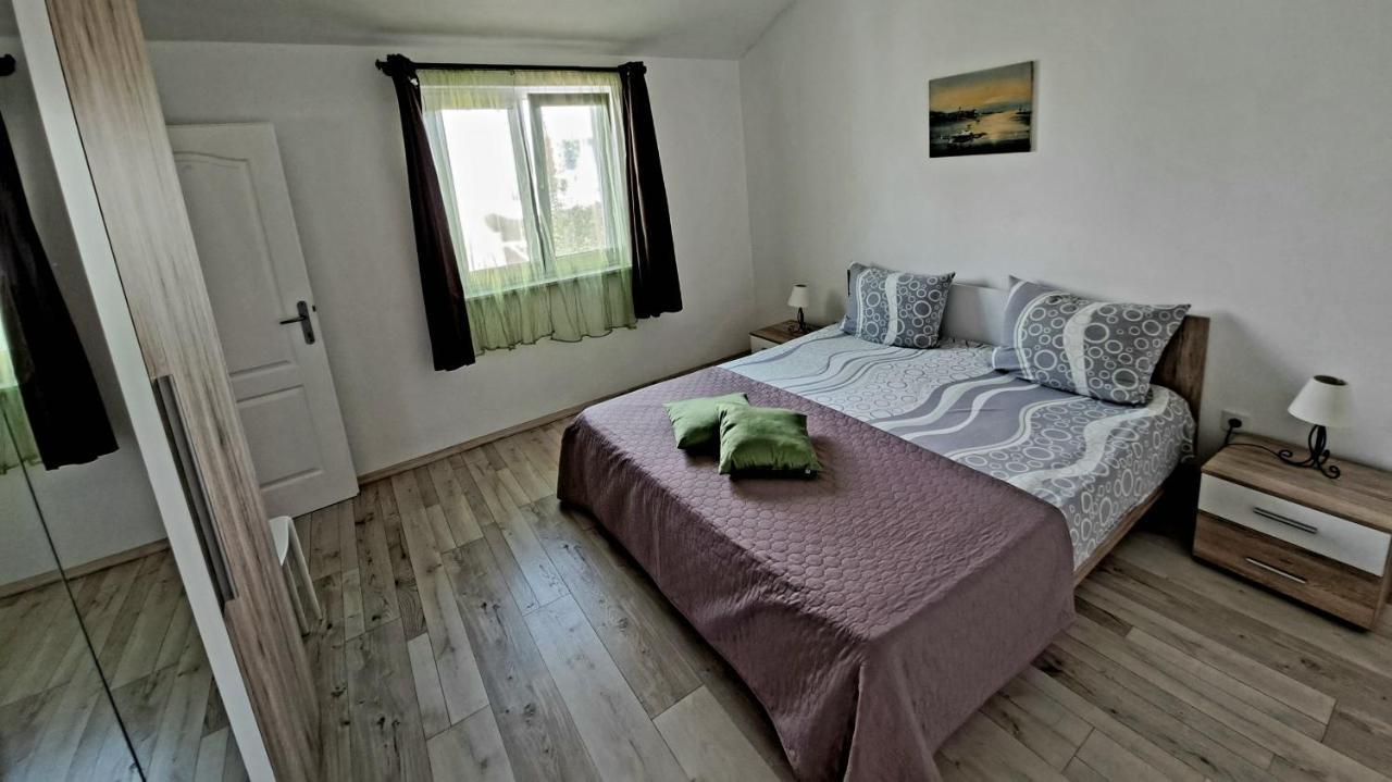 Apartment Oaza Mira Tribalj Exteriör bild