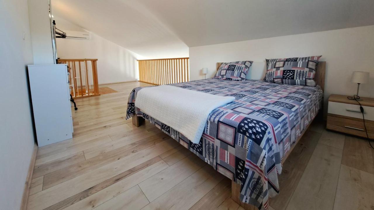 Apartment Oaza Mira Tribalj Rum bild