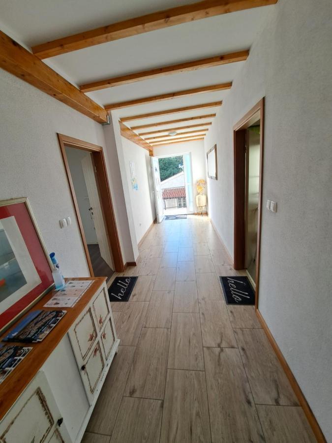 Apartment Oaza Mira Tribalj Exteriör bild