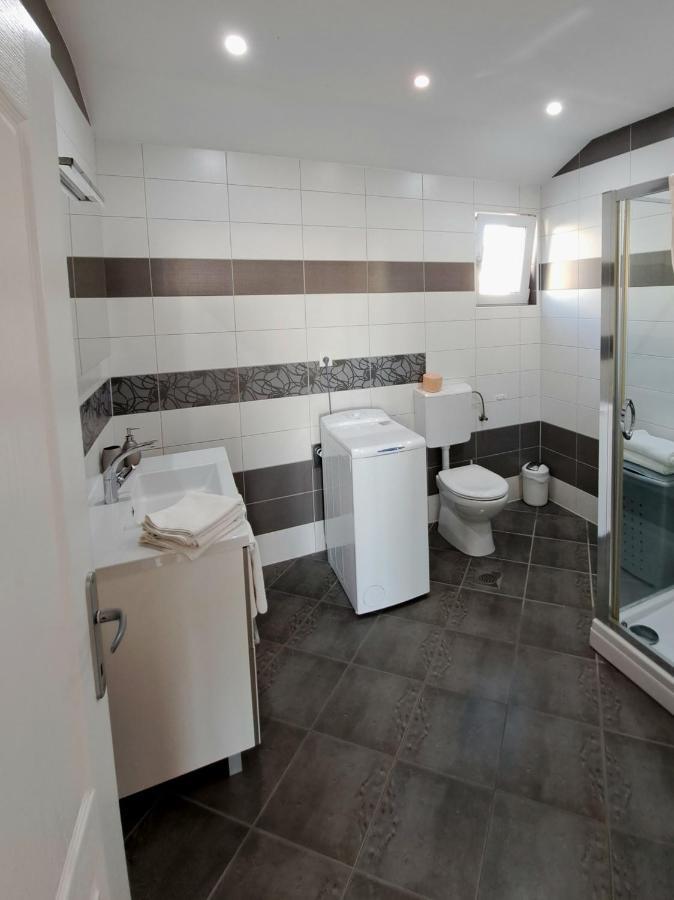 Apartment Oaza Mira Tribalj Exteriör bild